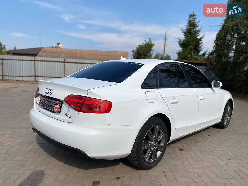 Седан Audi A4 2011 в Кривом Роге