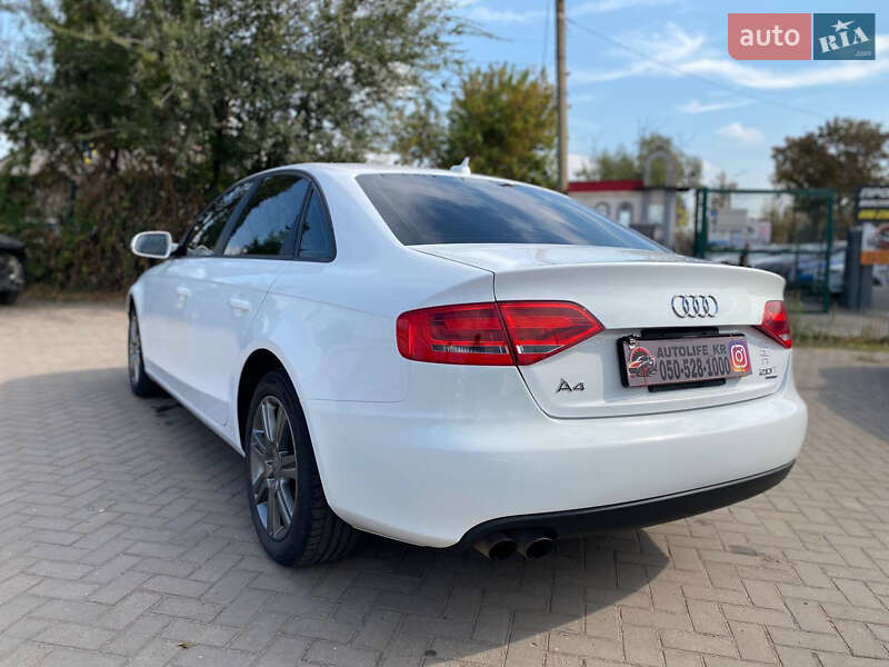Седан Audi A4 2011 в Кривом Роге