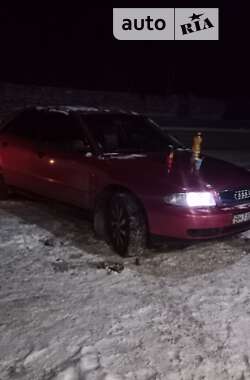 Седан Audi A4 1995 в Ізмаїлі