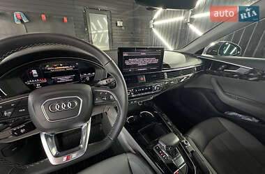 Седан Audi A4 2019 в 
