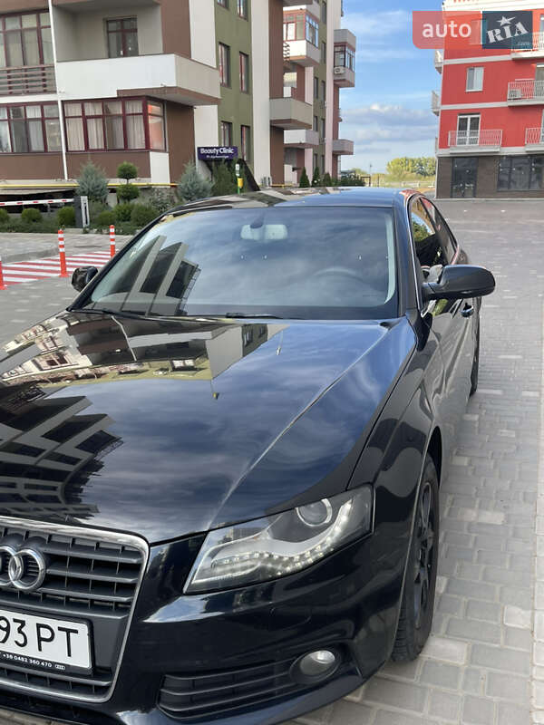 Седан Audi A4 2010 в 