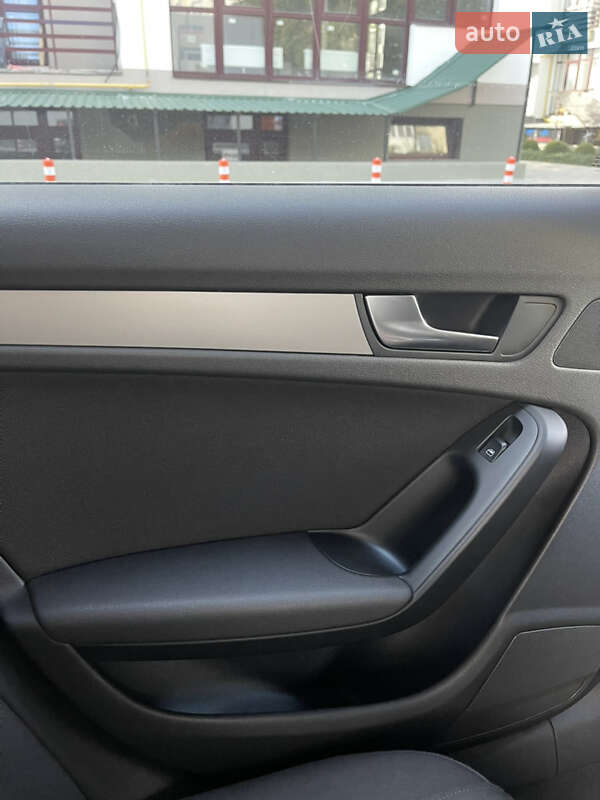 Седан Audi A4 2010 в Одесі