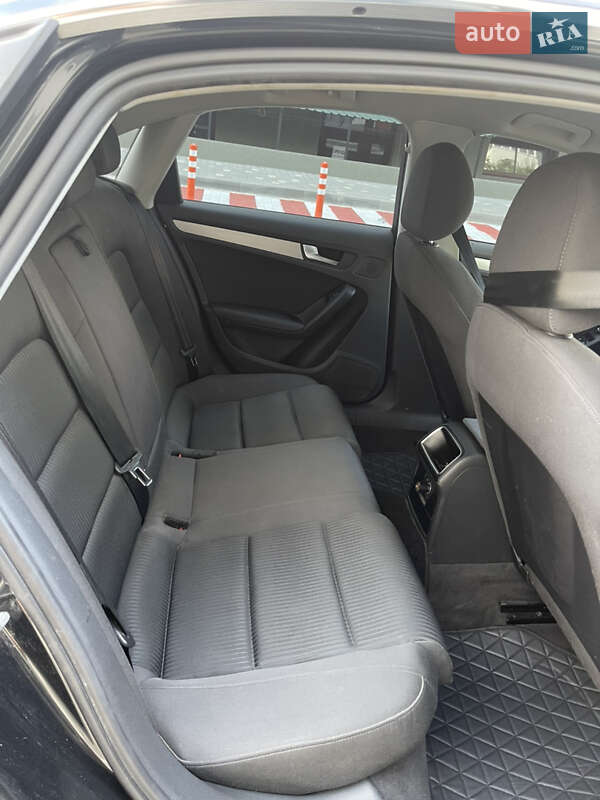 Седан Audi A4 2010 в Одесі