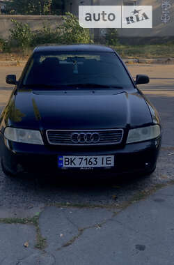 Седан Audi A4 1998 в Вознесенську