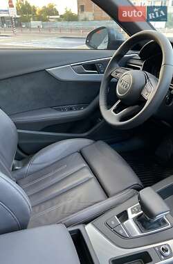 Седан Audi A4 2023 в 