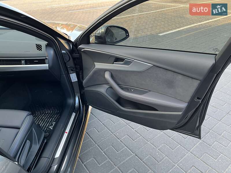 Седан Audi A4 2023 в Вінниці
