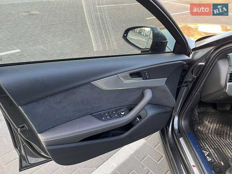 Седан Audi A4 2023 в Вінниці