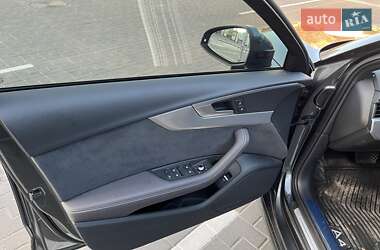 Седан Audi A4 2023 в 