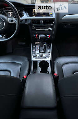 Седан Audi A4 2015 в 