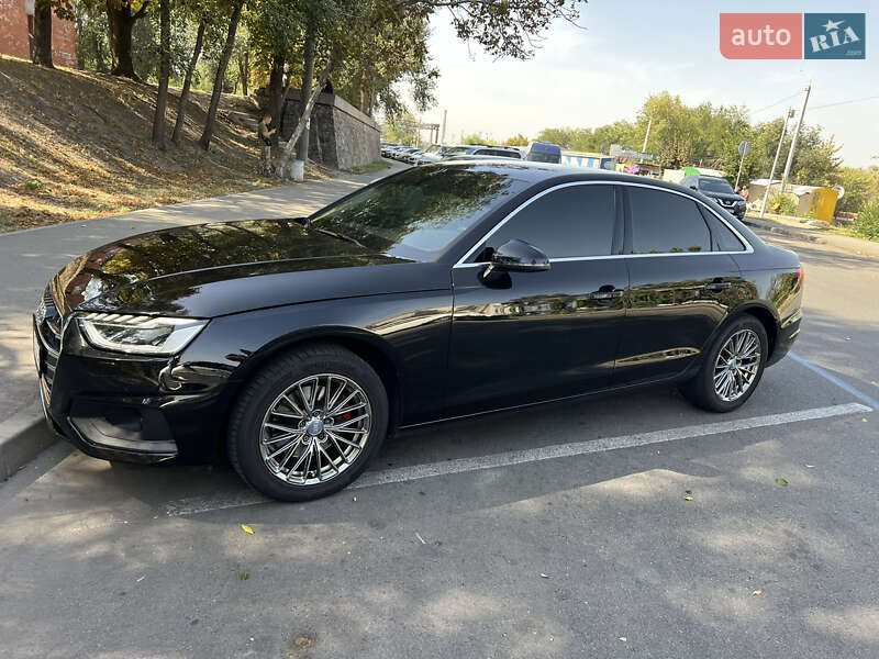 Седан Audi A4 2020 в Днепре