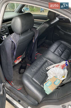 Седан Audi A4 2000 в Олевске