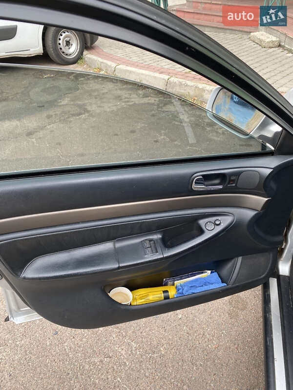 Седан Audi A4 2000 в Олевске