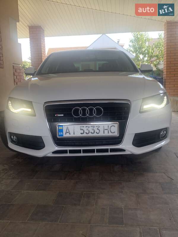Седан Audi A4 2010 в Макарові