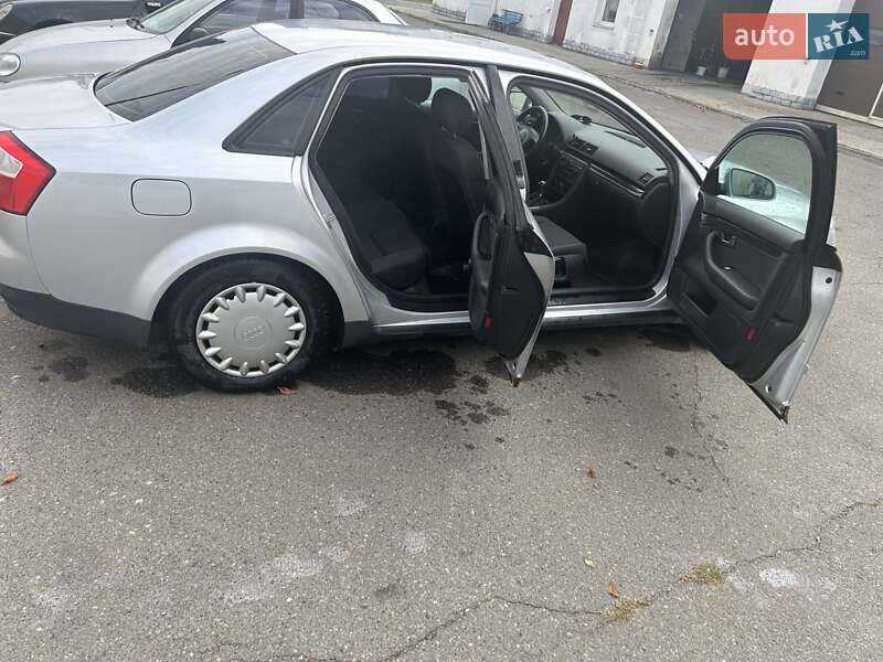 Седан Audi A4 2002 в Овруче
