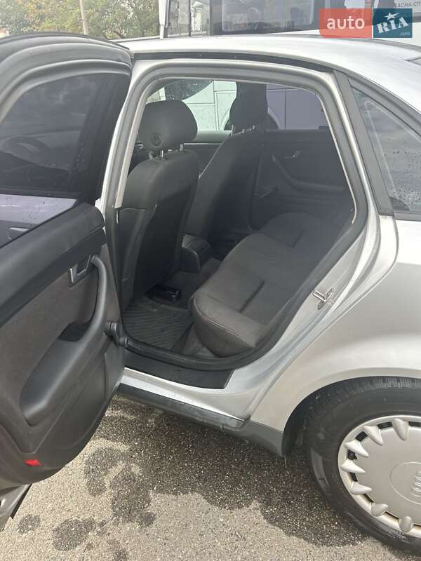 Седан Audi A4 2002 в Овруче
