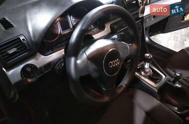 Седан Audi A4 2001 в 
