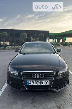 Седан Audi A4 2012 в Виннице