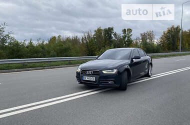 Седан Audi A4 2012 в Хмельницькому