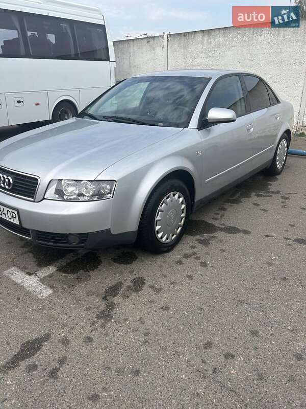 Седан Audi A4 2002 в Овруче