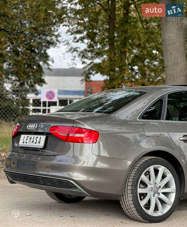 Седан Audi A4 2014 в Луцке