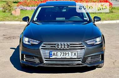 Седан Audi A4 2018 в Киеве