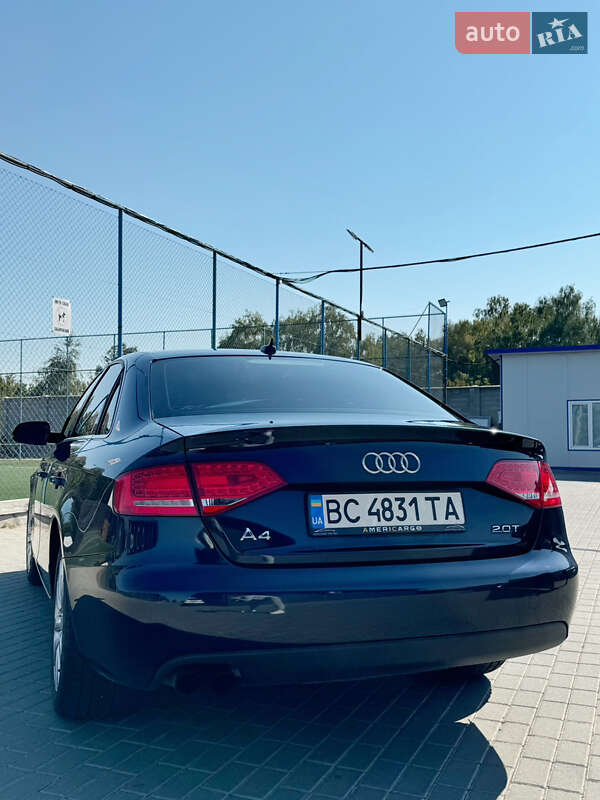 Седан Audi A4 2010 в Львове