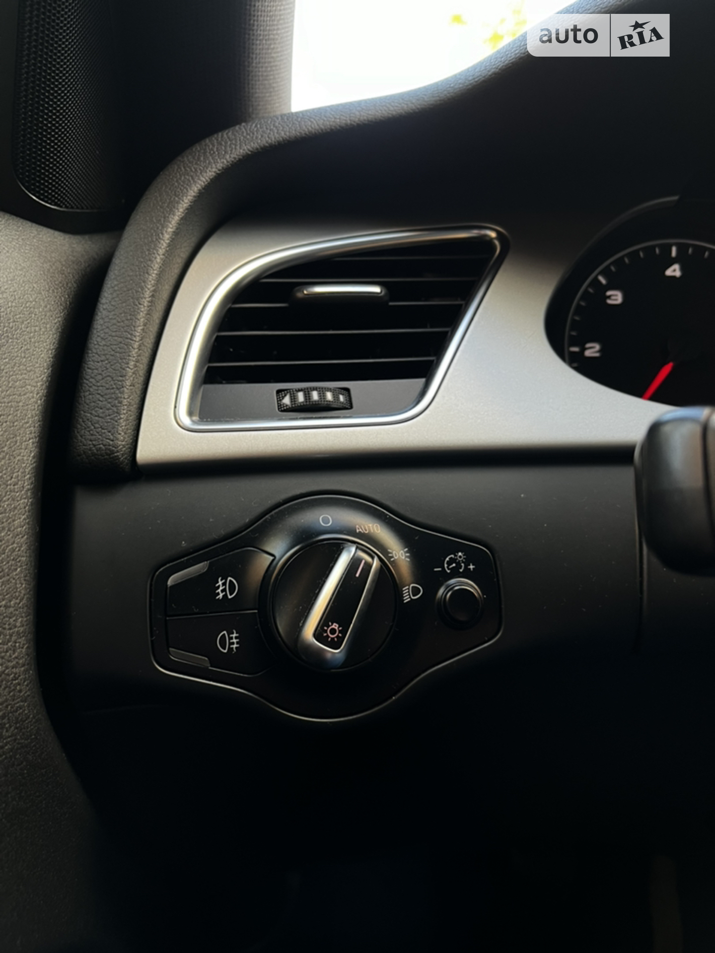 2010 Audi A4 - мініатюра 37