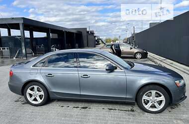 Седан Audi A4 2012 в Львове