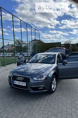 Седан Audi A4 2012 в Львове