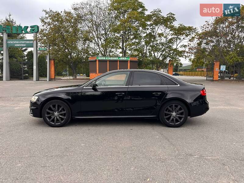 Седан Audi A4 2013 в Александрие