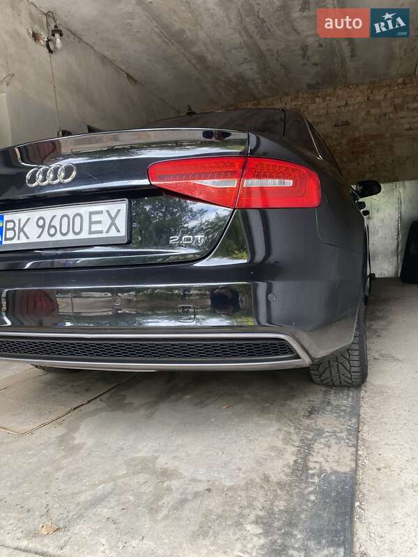 Седан Audi A4 2013 в Александрие