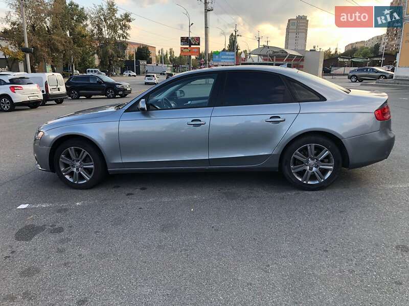 Седан Audi A4 2010 в Вышгороде