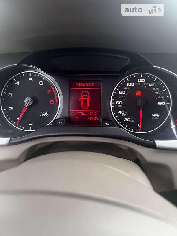 Седан Audi A4 2012 в Ровно