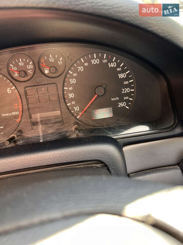 Седан Audi A4 1998 в Львове