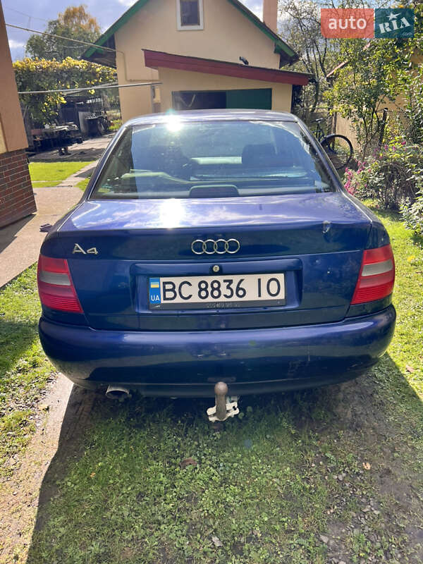 Седан Audi A4 1998 в Львове