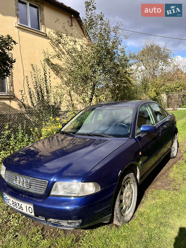 Седан Audi A4 1998 в Львове