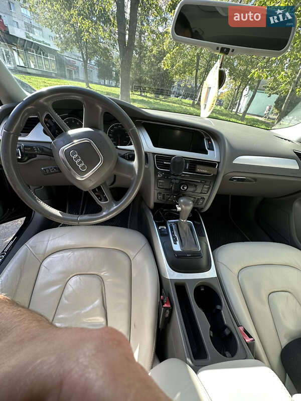 Седан Audi A4 2011 в Калуші