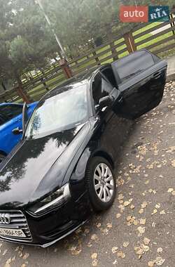 Седан Audi A4 2013 в Львове
