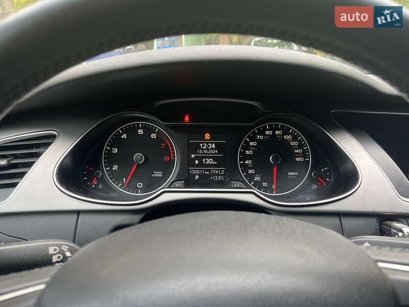 Седан Audi A4 2013 в Львове