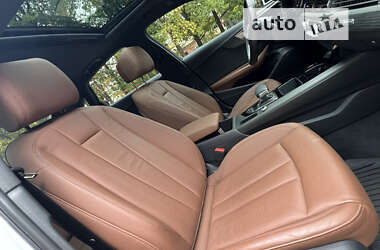 Седан Audi A4 2020 в 
