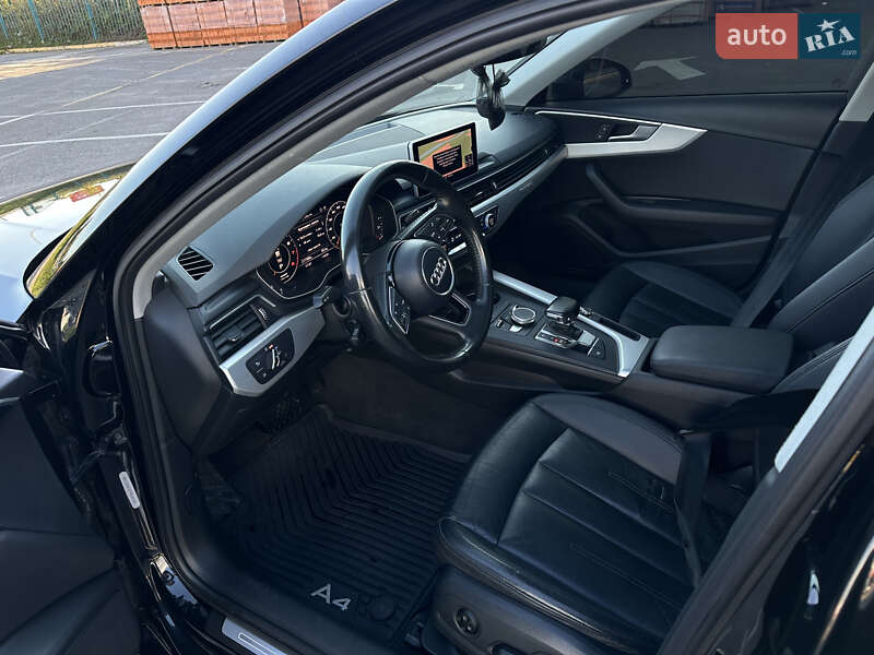 Седан Audi A4 2016 в Ужгороді