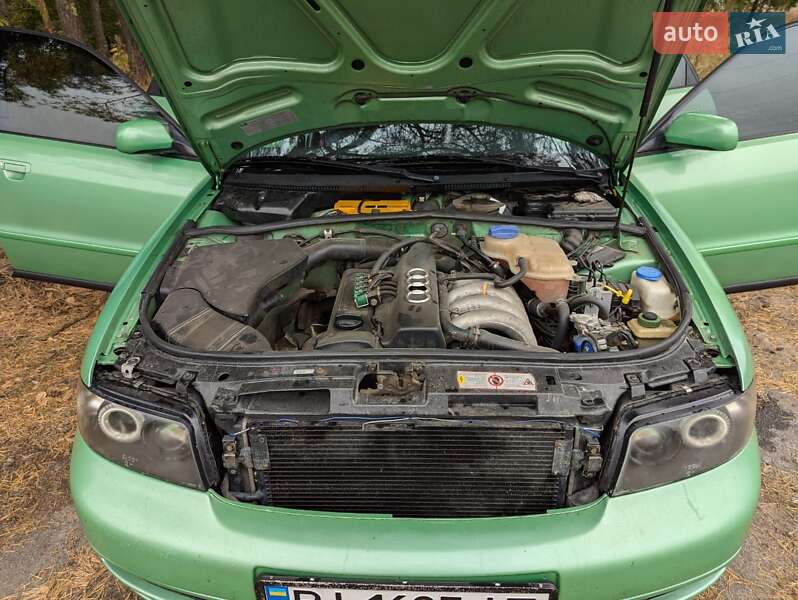 Седан Audi A4 1997 в Миргороді