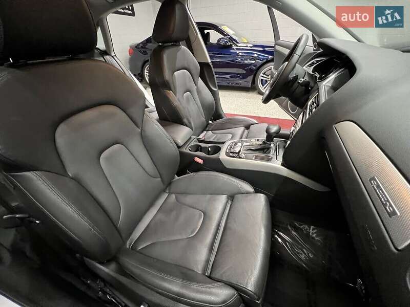 Седан Audi A4 2014 в Львове