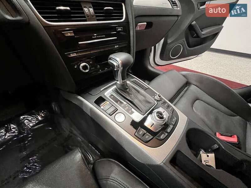 Седан Audi A4 2014 в Львове