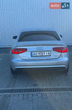 Седан Audi A4 2012 в 
