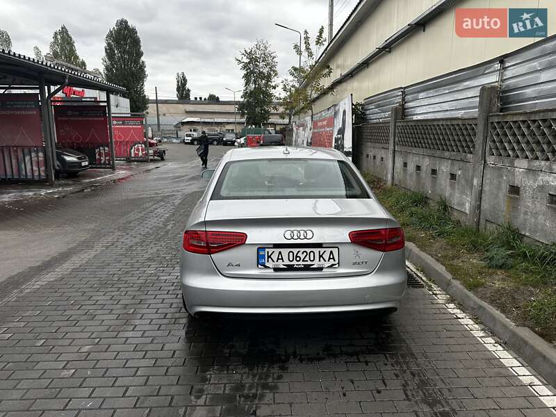 Седан Audi A4 2012 в Києві