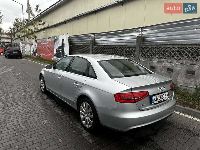 Седан Audi A4 2012 в Києві