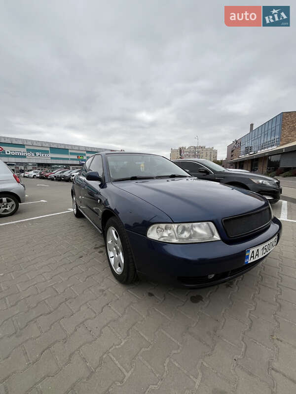 Седан Audi A4 1996 в Киеве