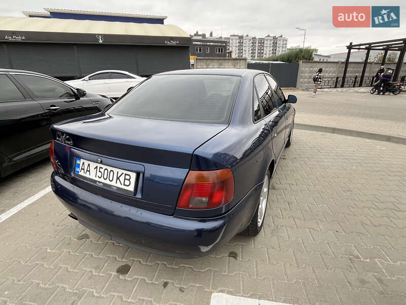 Седан Audi A4 1996 в Киеве