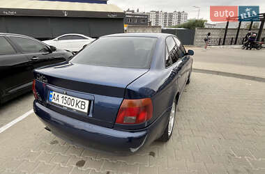 Седан Audi A4 1996 в 